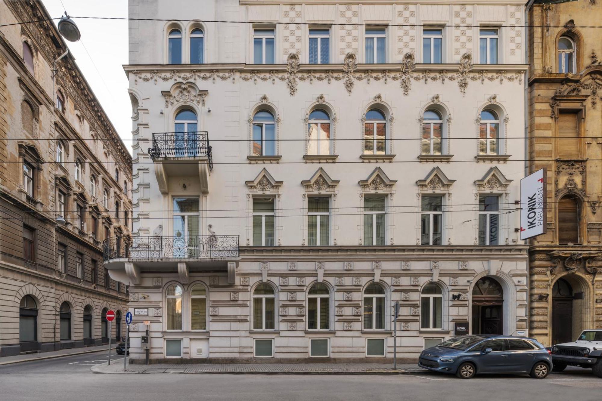 Ikonik Parlament — Photos 3