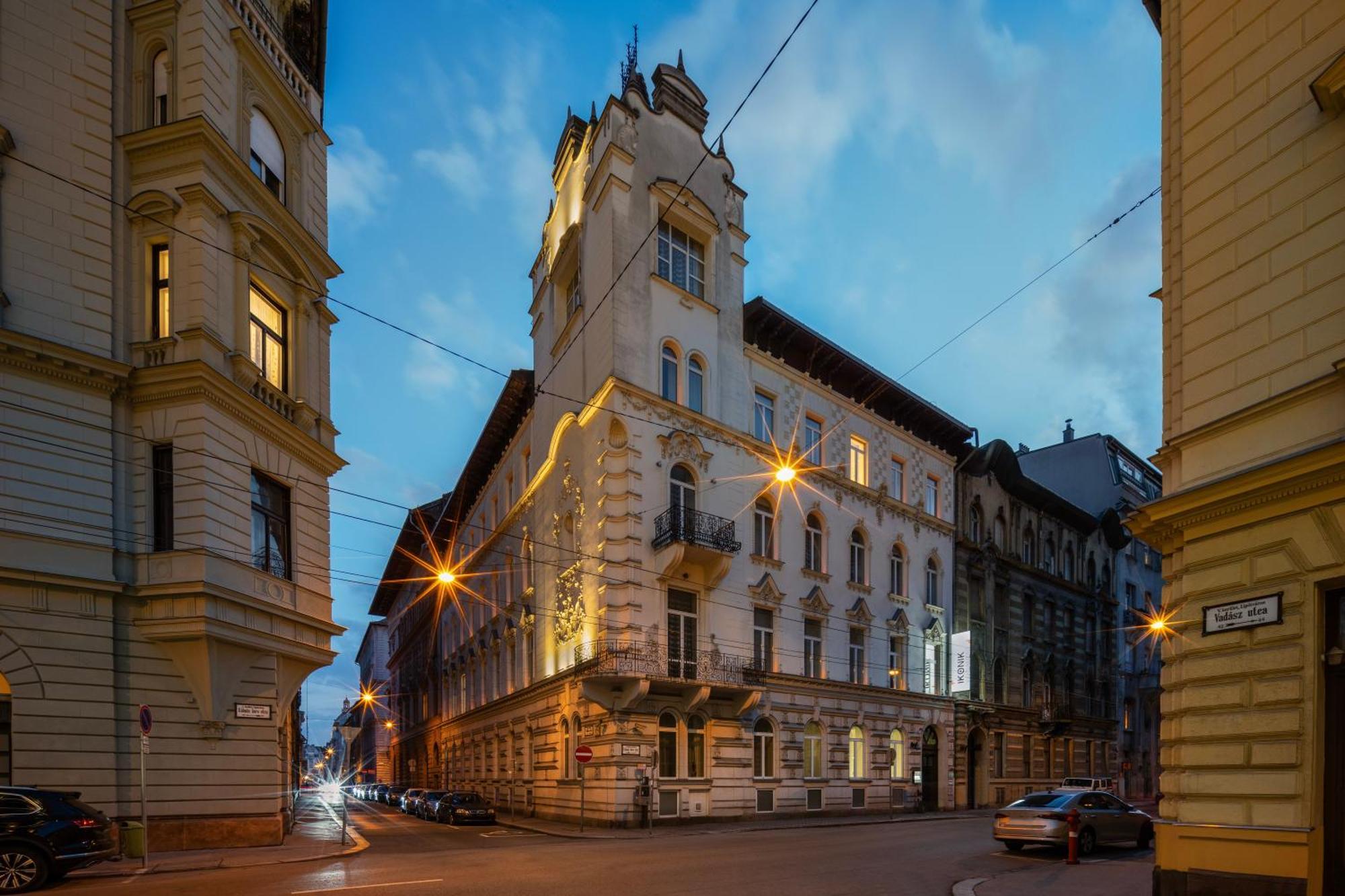 Ikonik Parlament — Photos 2